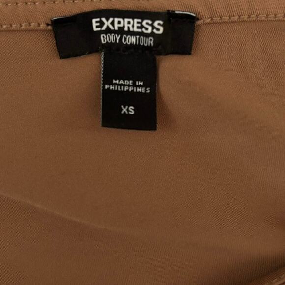 Express Size XS Body Contour Twist Knot Front Crop Top Tan - Picture 3 of 3